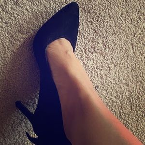 Suede pumps